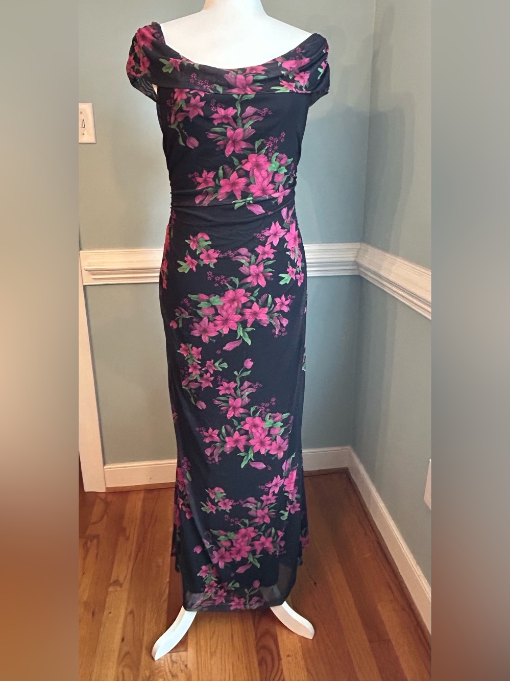 Floral Off-Shoulder Maxi Dress in Black and Pink small